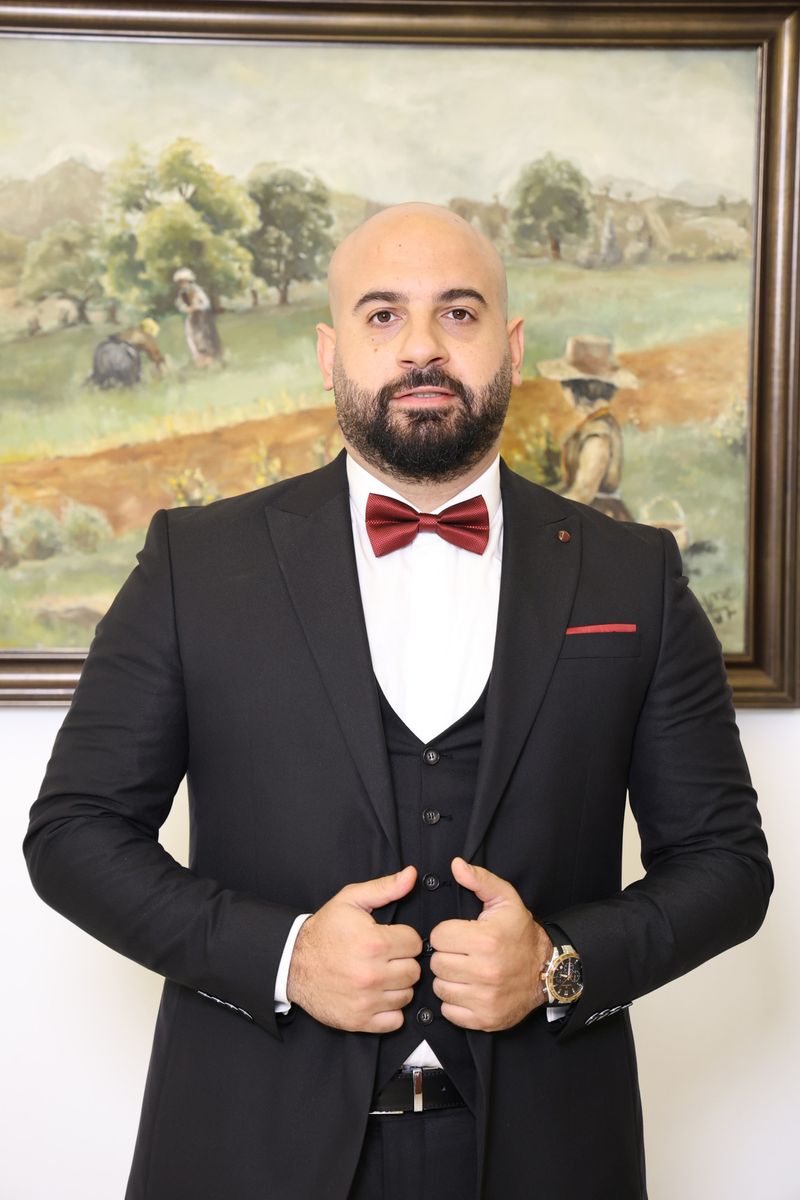 Rabih, 31