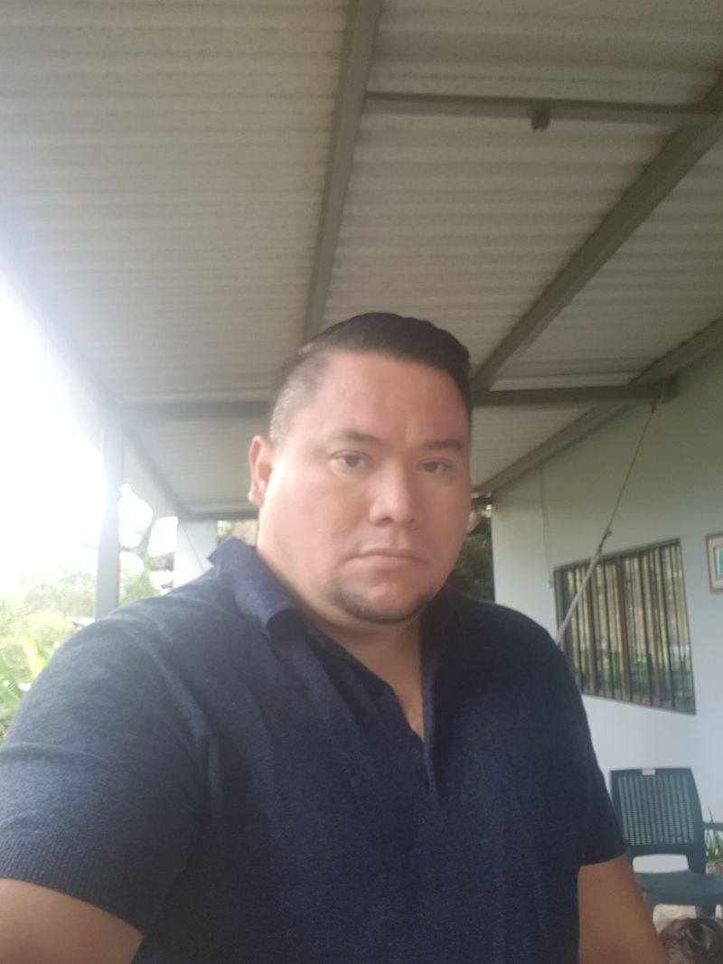 Carlos, 40