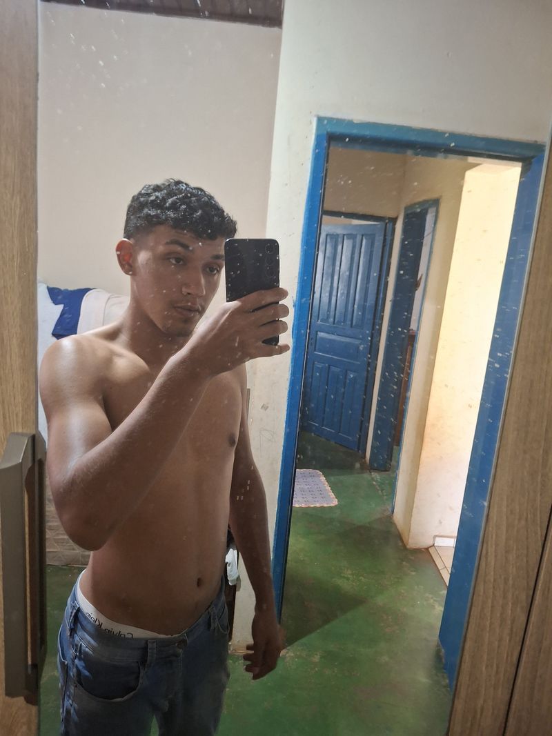 Leandro Oliveira, 21