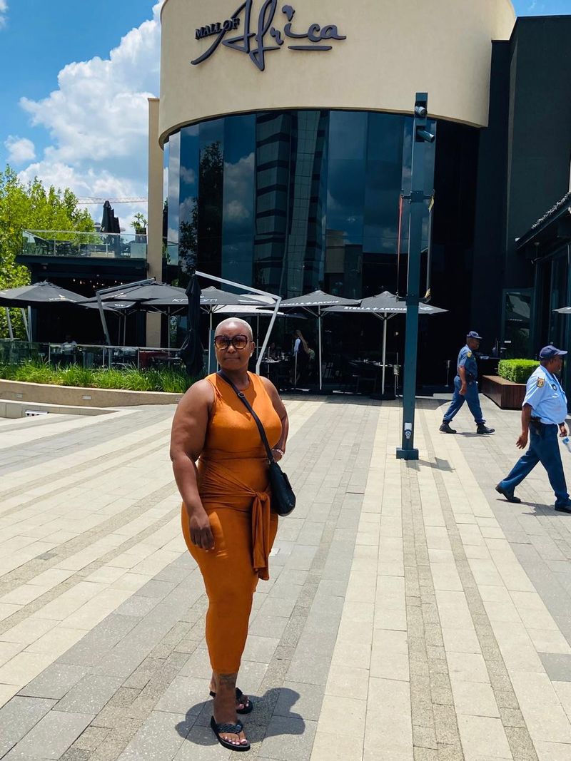 Mabuhle, 41