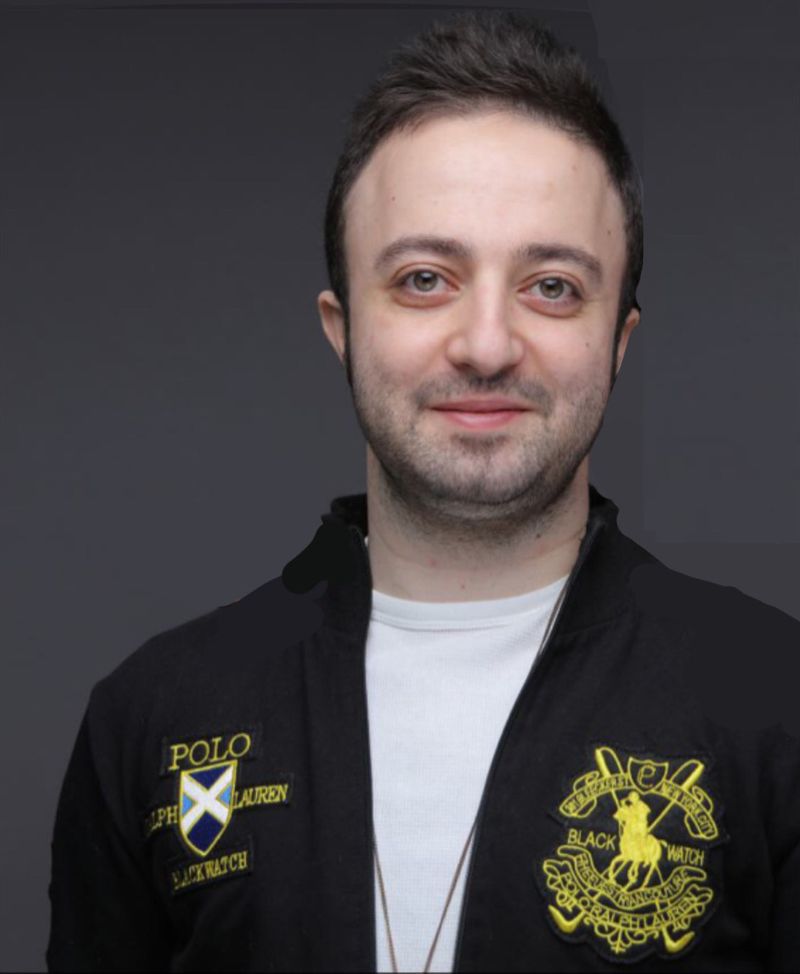 Kamyar, 30