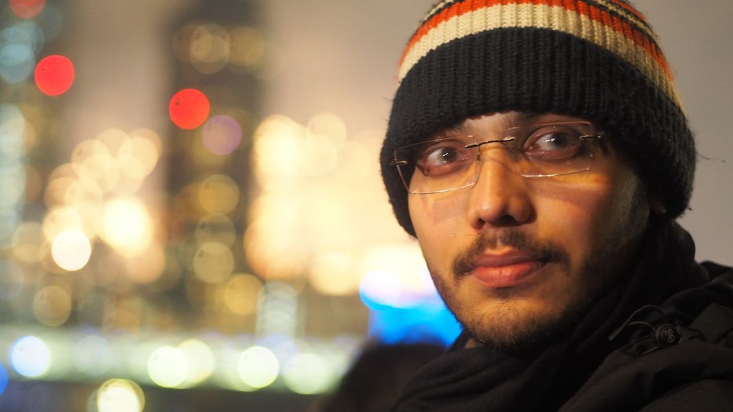 Abhi, 25