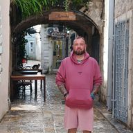 Lukasz, 42