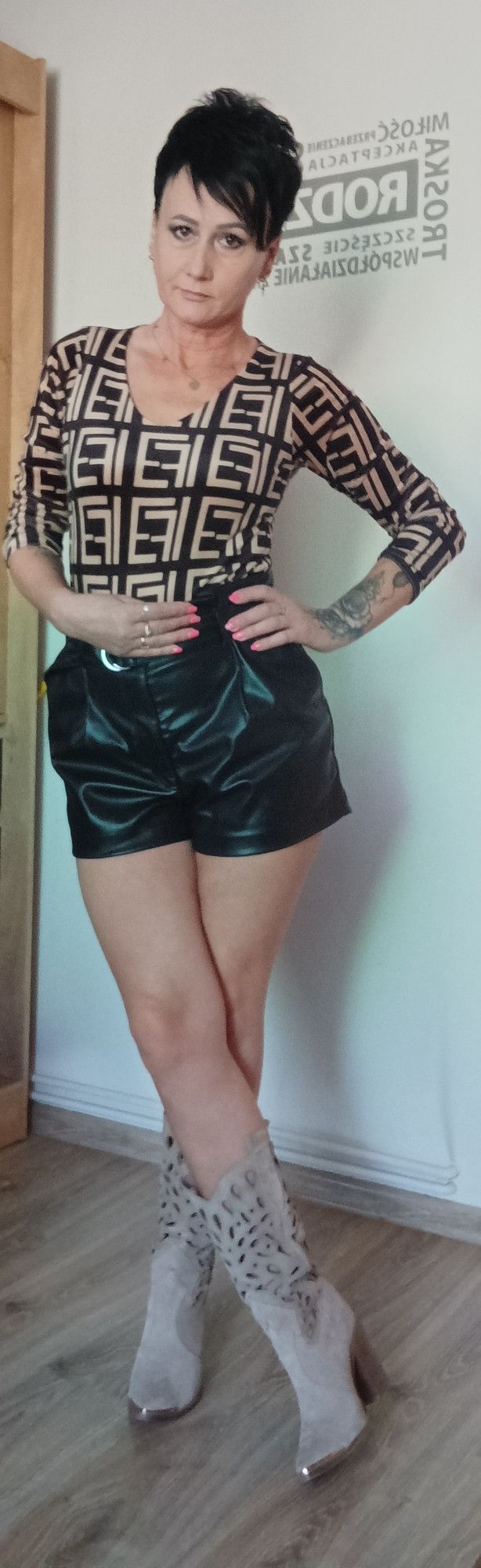 Renia, 49