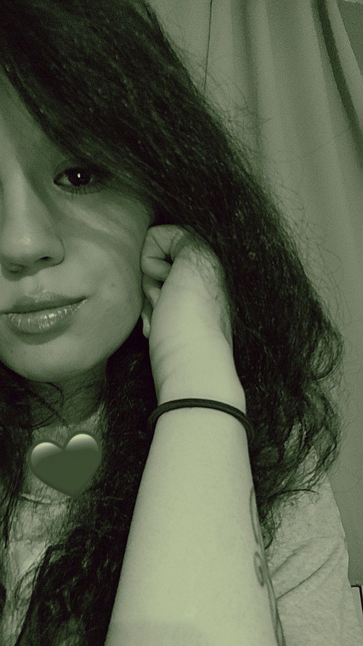 Loubna, 26