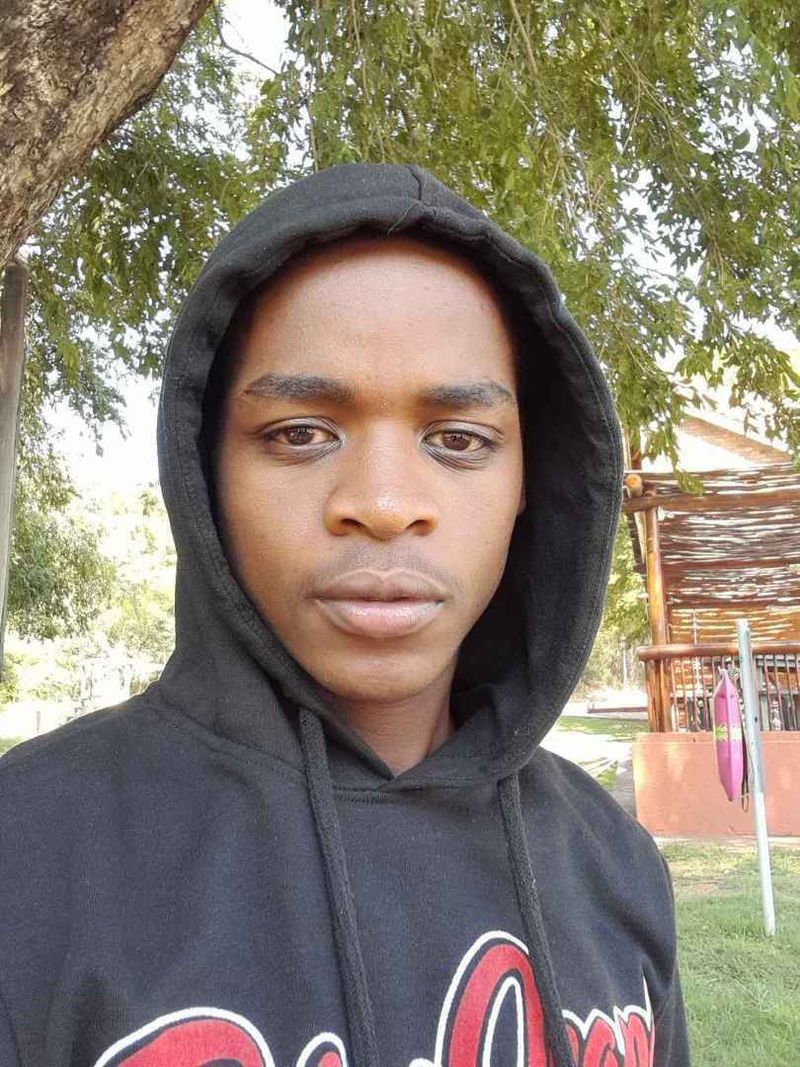Kholofelo, 22