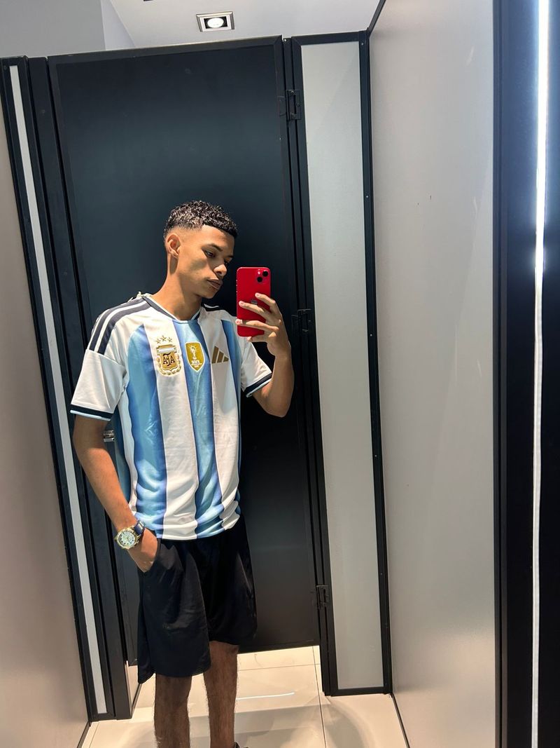 Laurent, 20