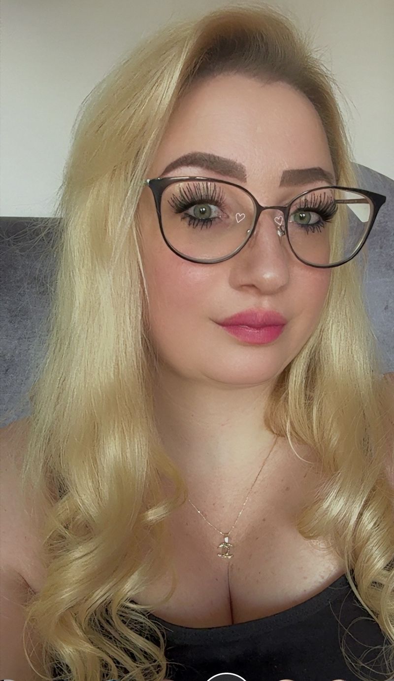 Izabela, 40