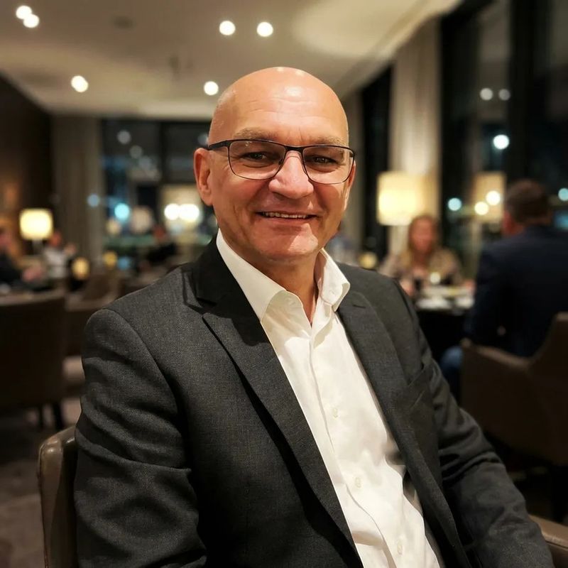 Ivica, 53
