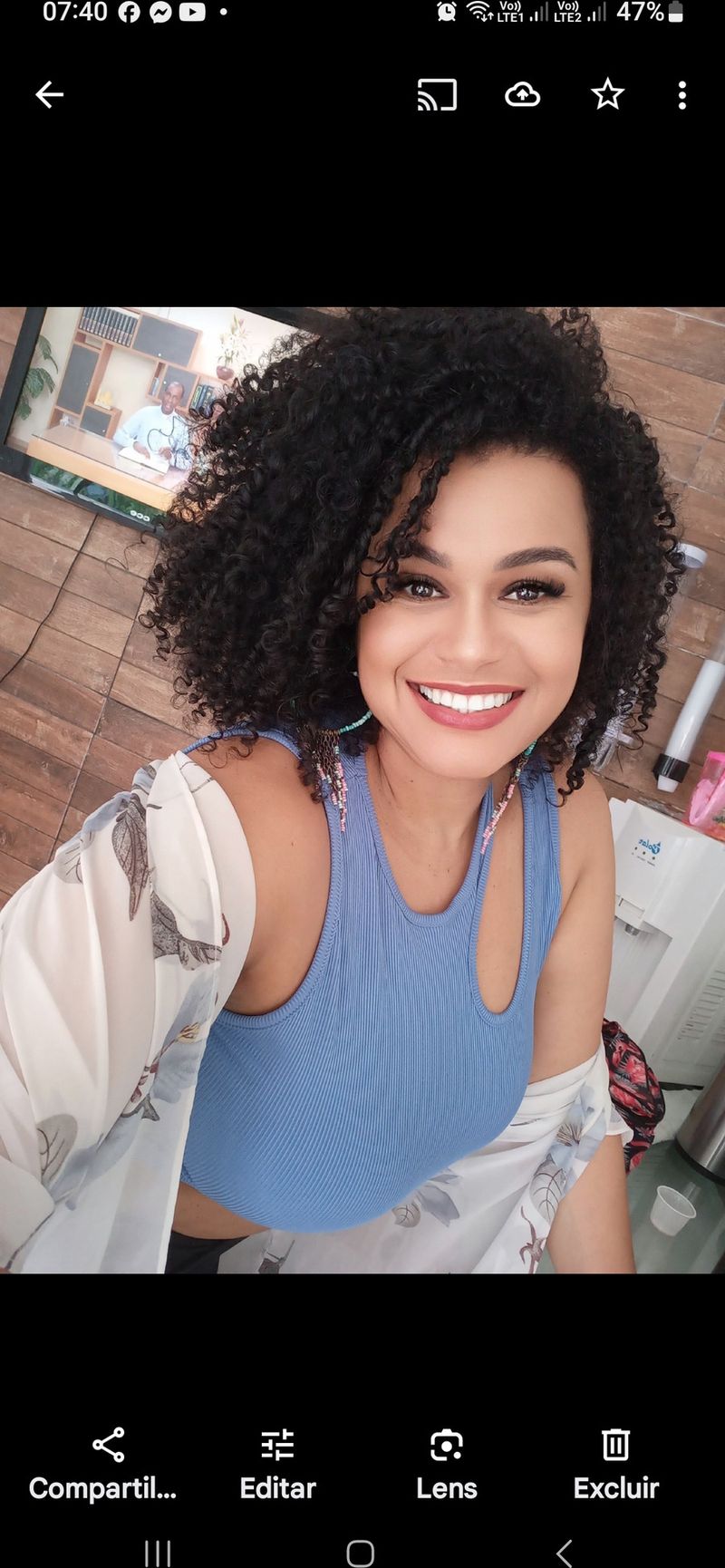 Eduarda, 44