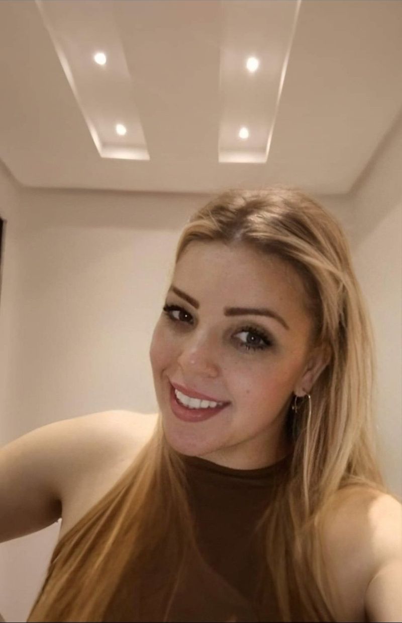 Gabyy, 44
