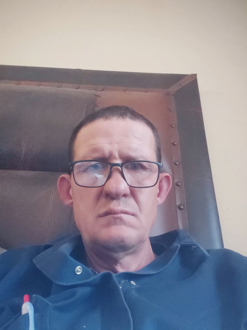 Ampie, 51