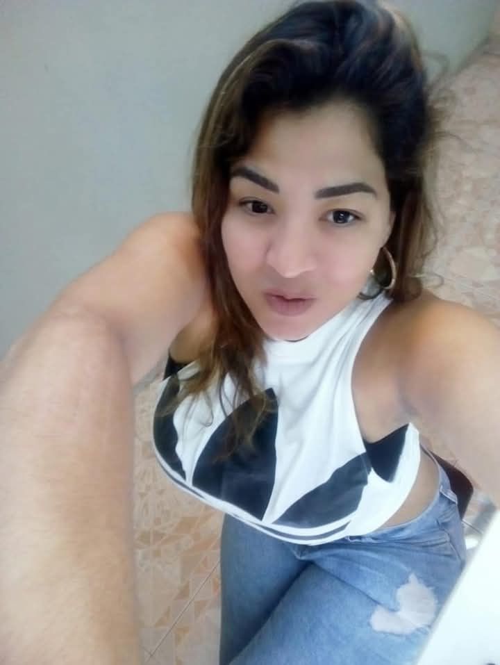 Sandra, 46