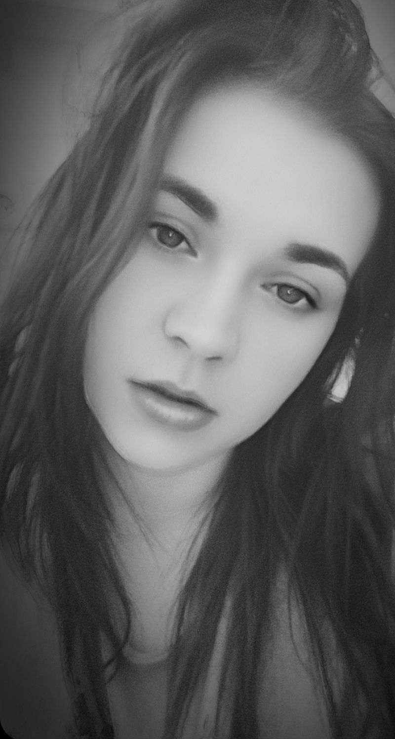Wiola, 25