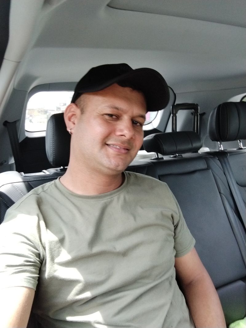 Ricardo, 37