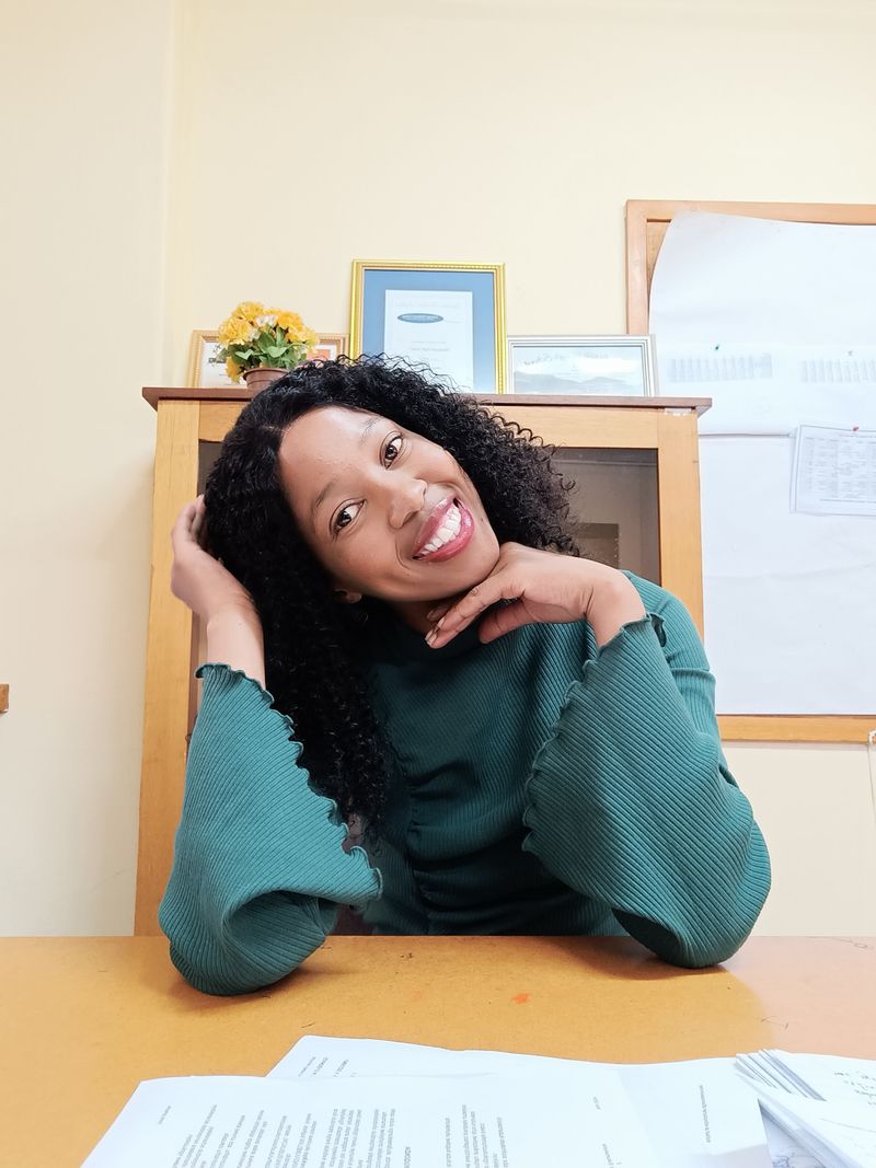 Anelisiwe, 25