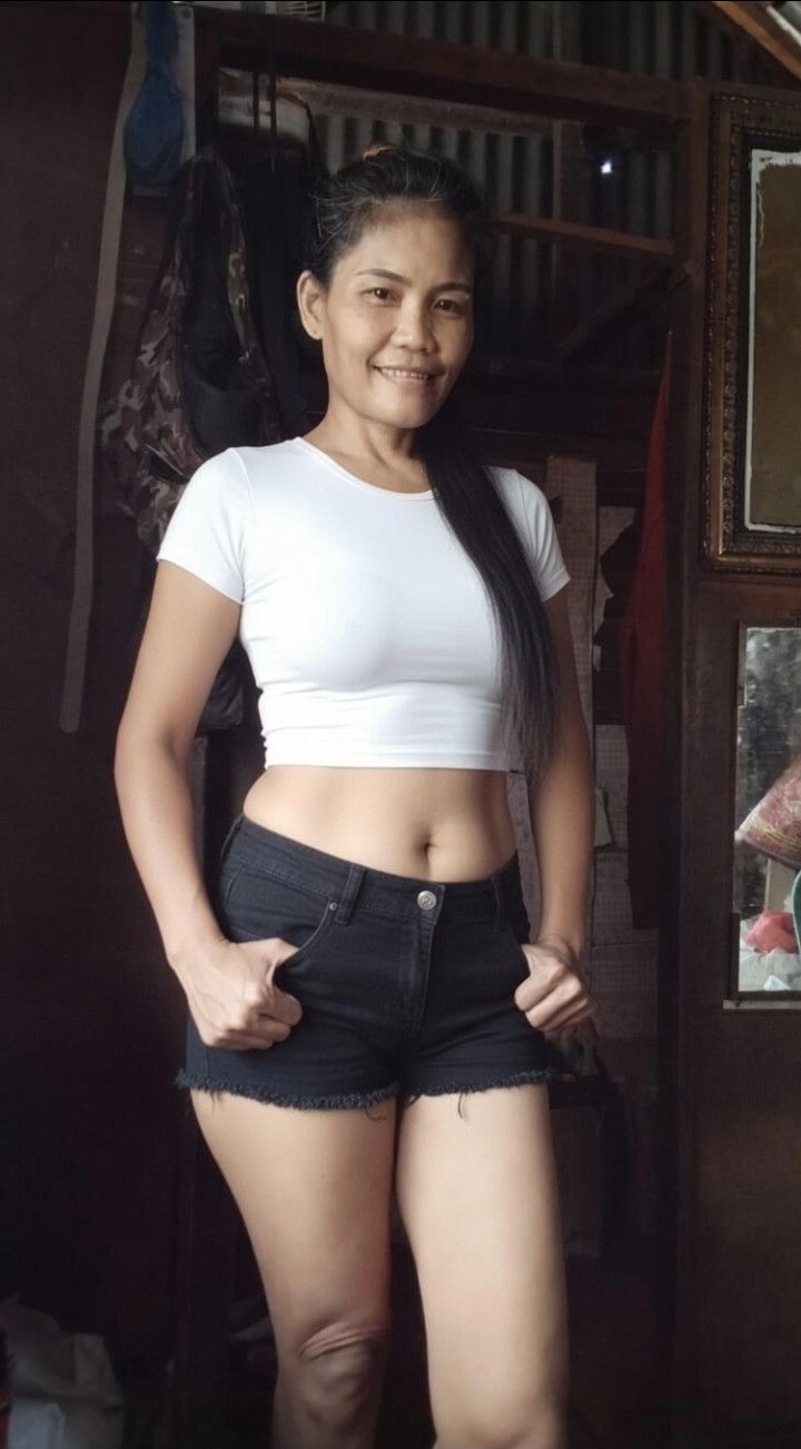 Vivian, 48