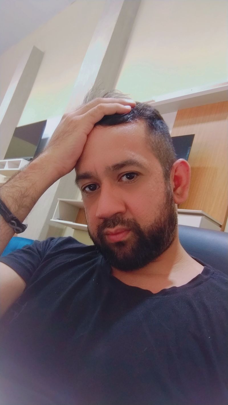 Alex, 33