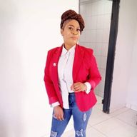Thando, 33