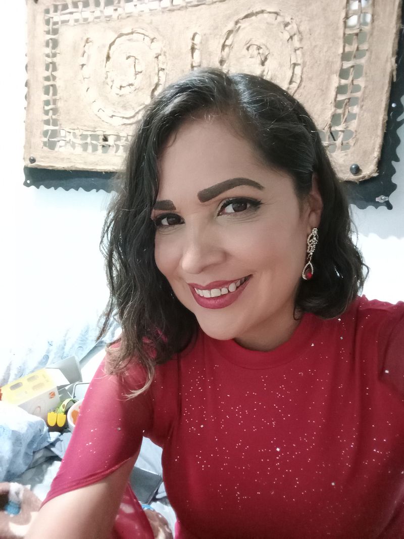 Veronica, 45