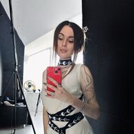 Вікторія, 32