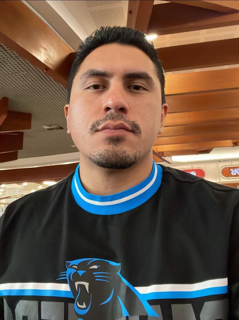 Jonathan, 25