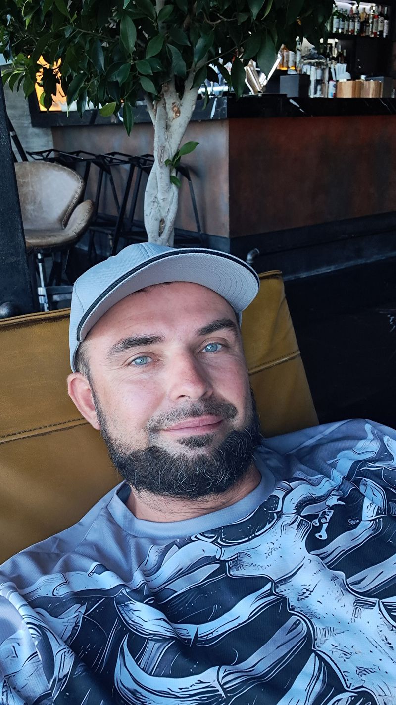 Дмитрий, 40