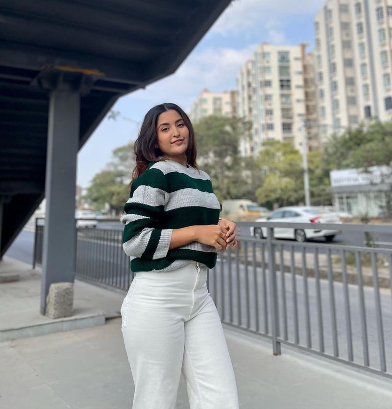 Tanvi, 31