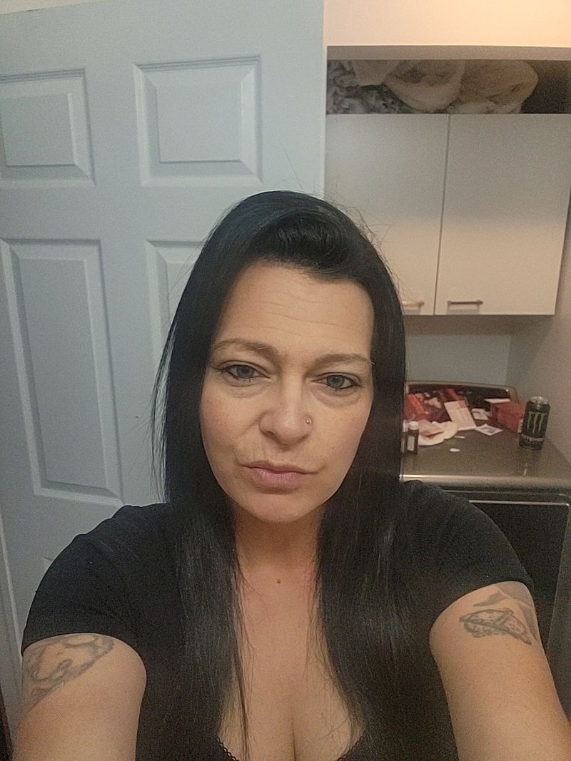 Jen, 43