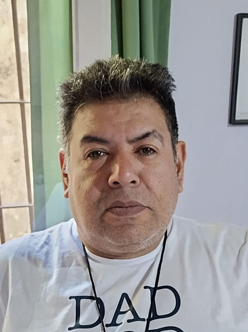 Sandro, 49