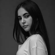 Daniela, 23