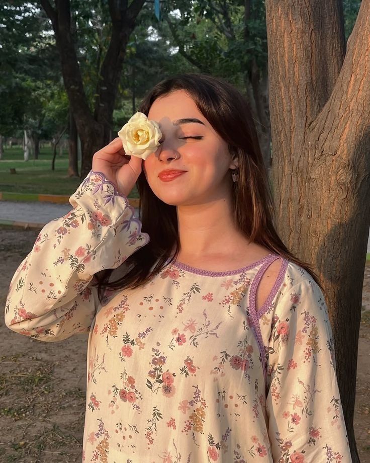 Lily, 19