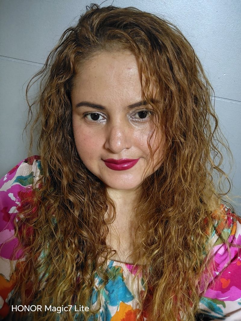 Vicky, 46