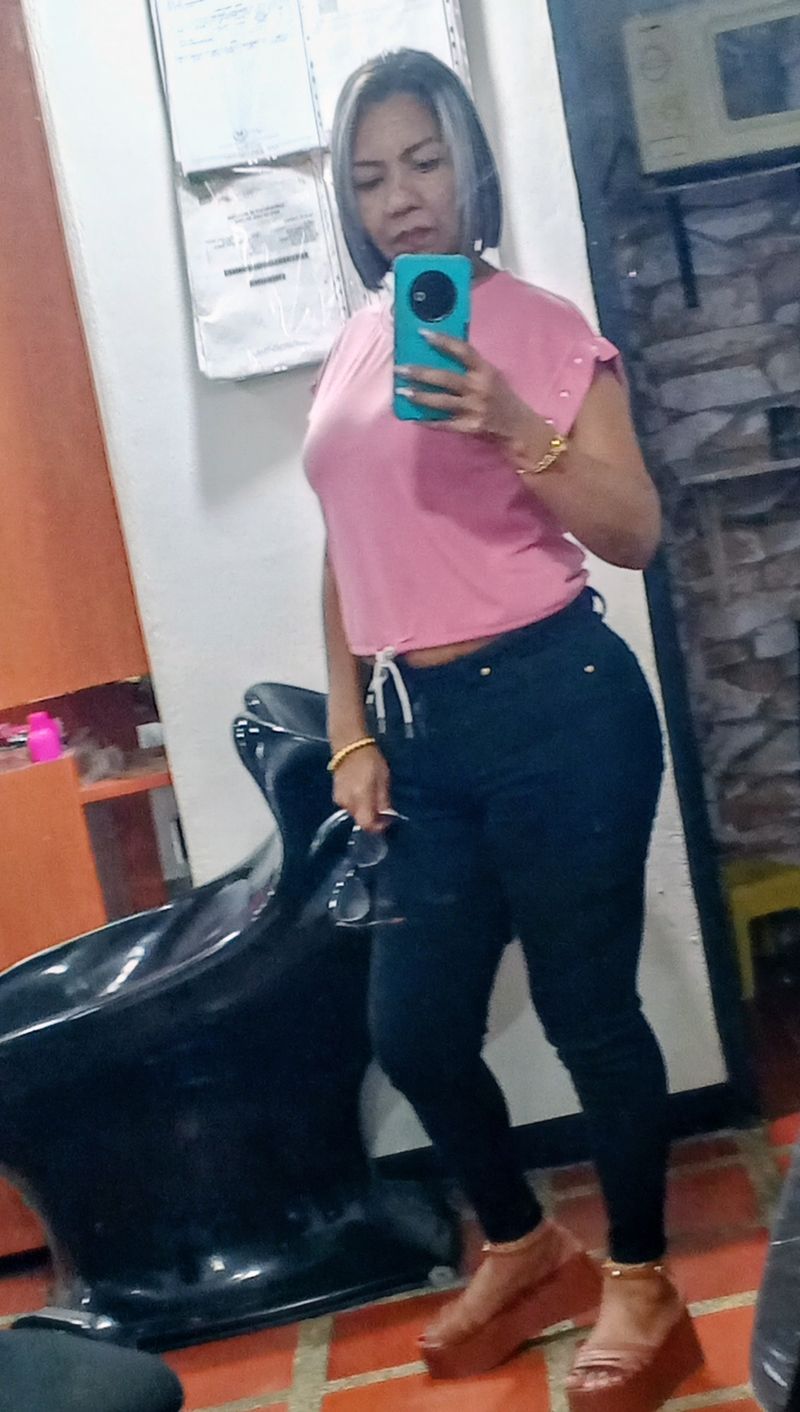 Milagros, 48