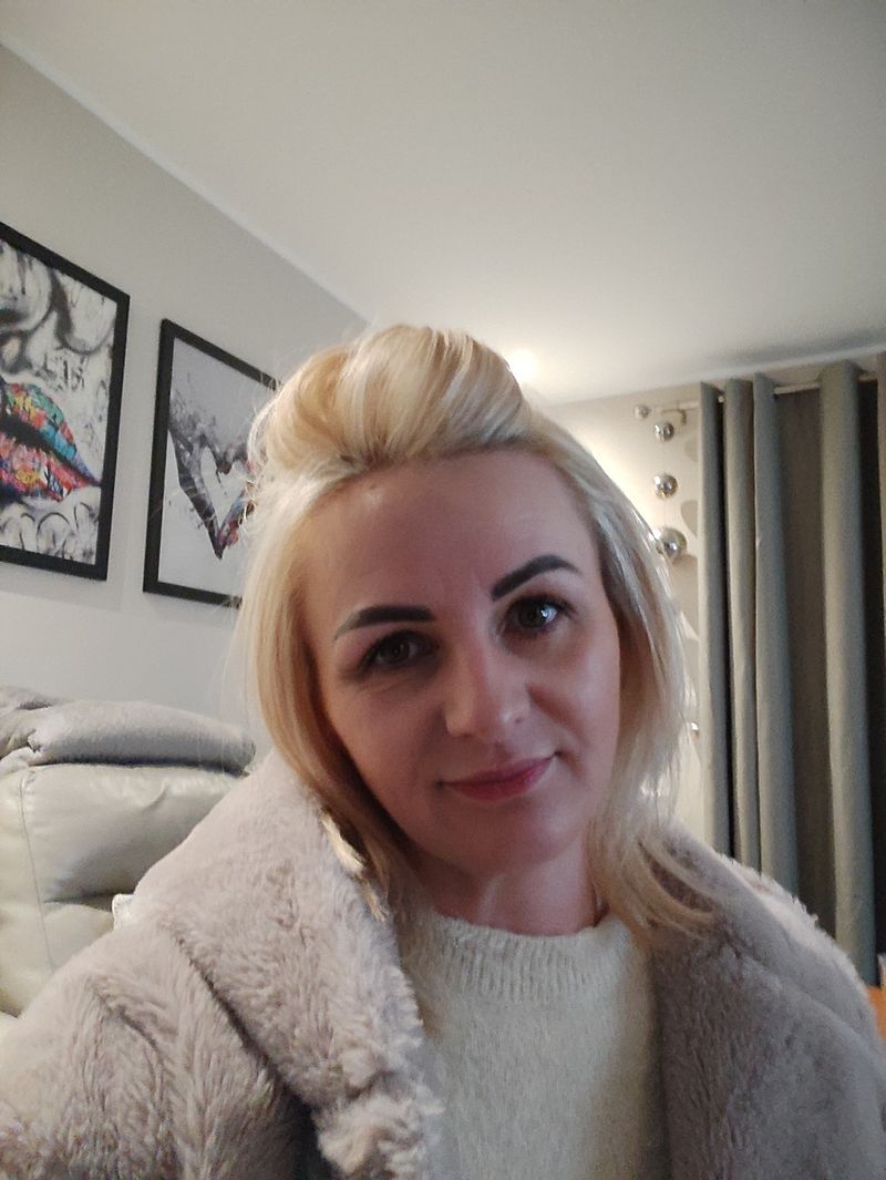 Dominika, 44