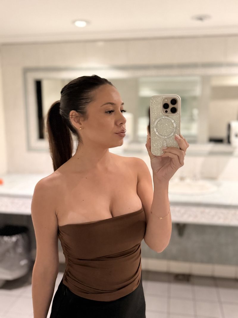 Karen, 26