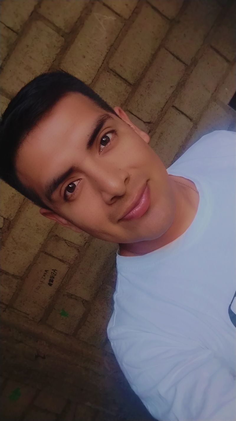 Joe, 27