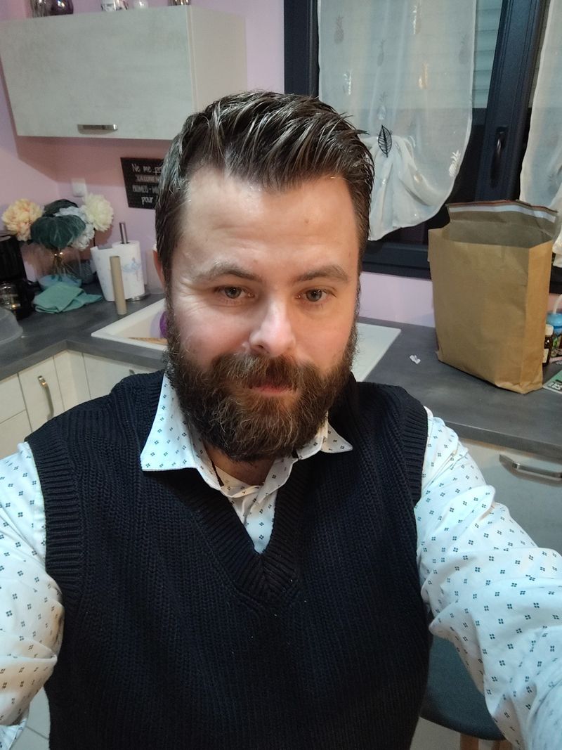 Julien, 35