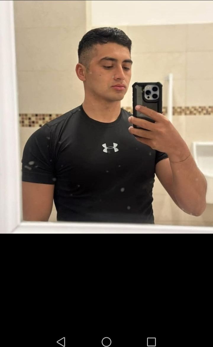Gustavo Martínez, 32