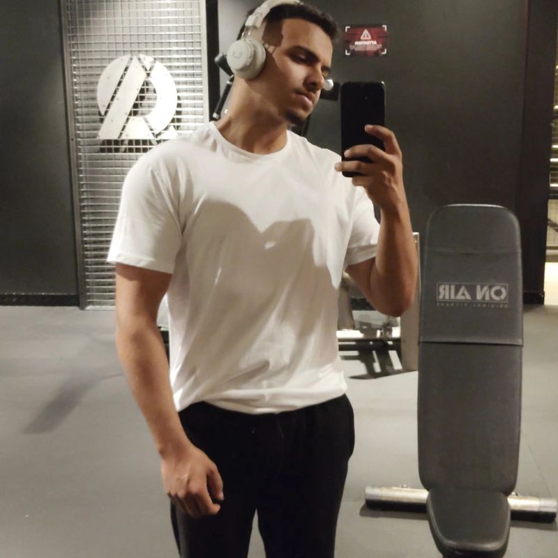 Abde, 21
