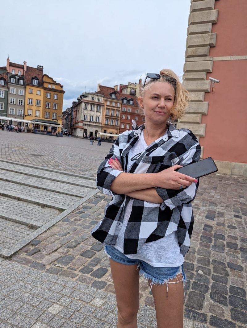 Karolina, 46
