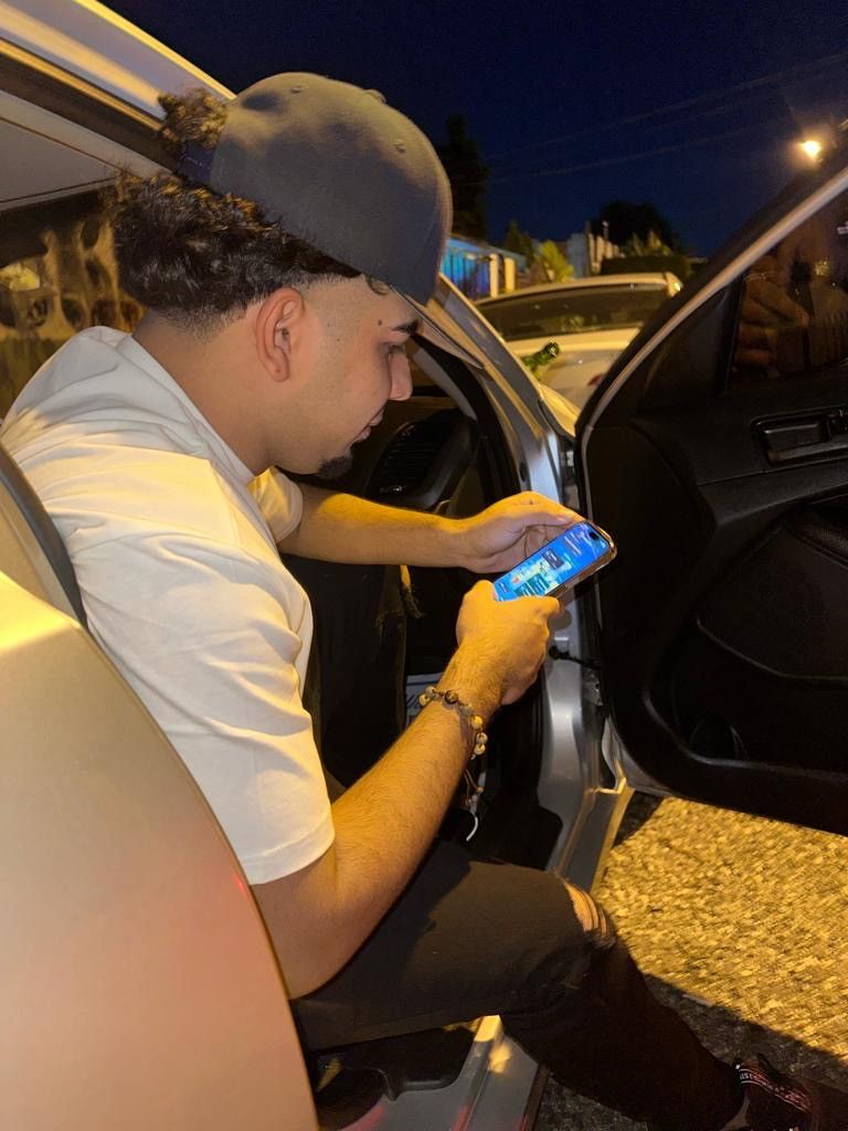 Javier, 25