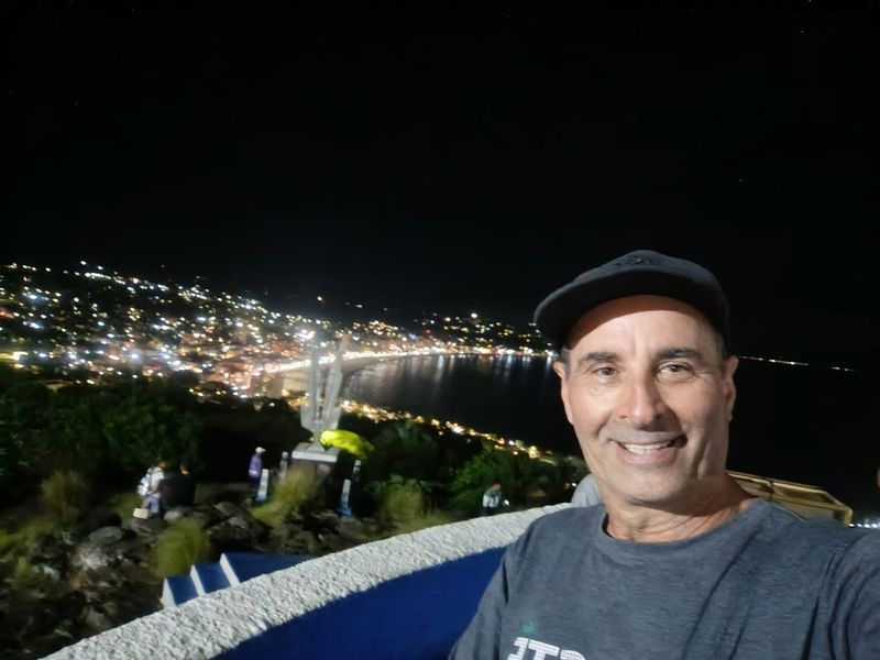 Walter Carlos, 60
