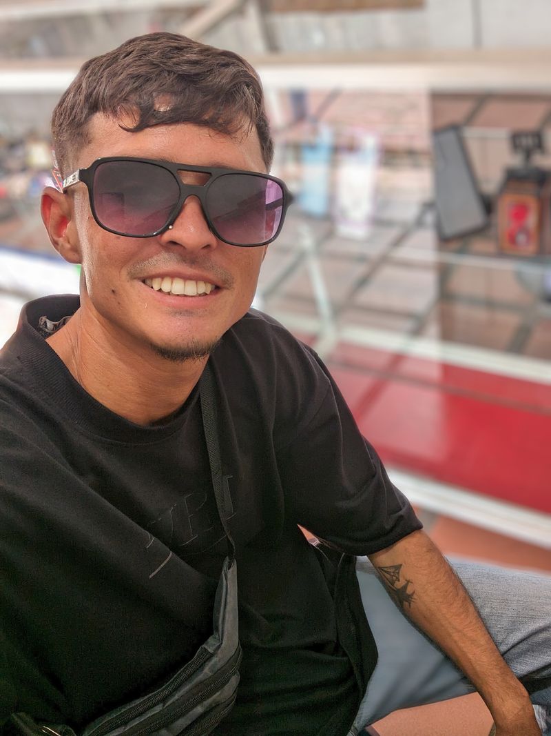 Manuel, 23