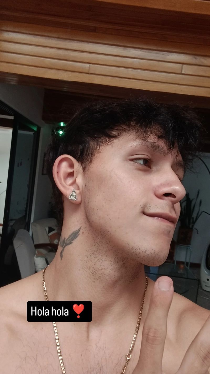 Gabriel, 23