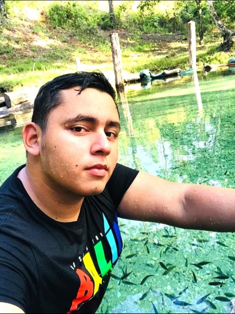 Fernando, 23