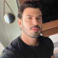 Andre, 33