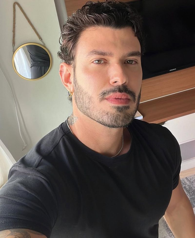 Andre, 33