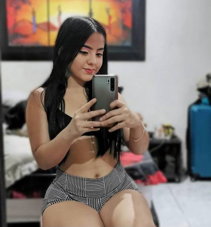 Alejandra, 27