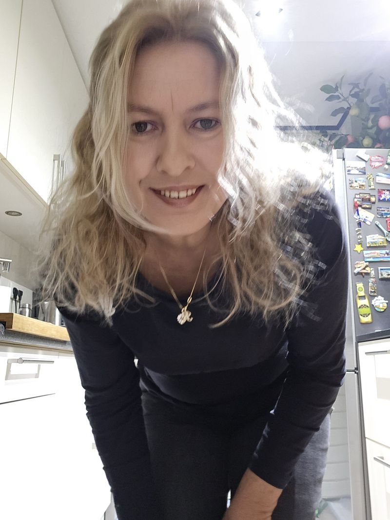 Ela, 51